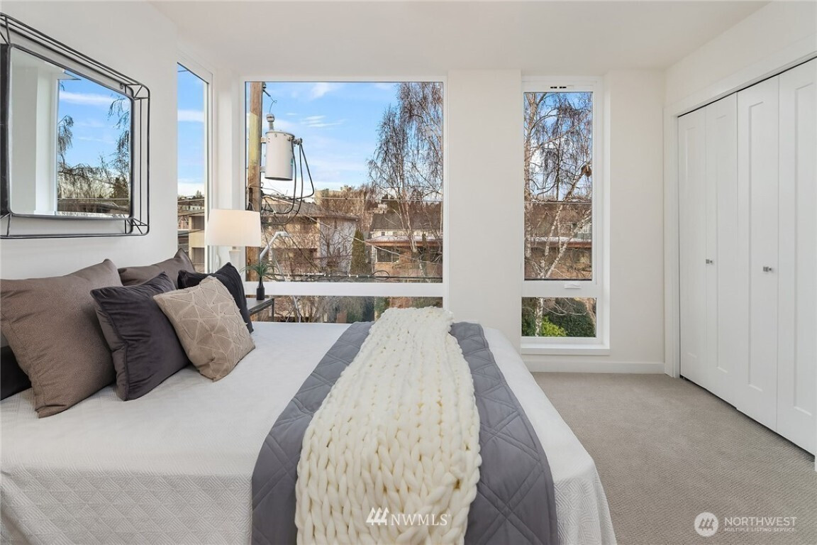 6539 4th Avenue NE, Seattle, WA 98115