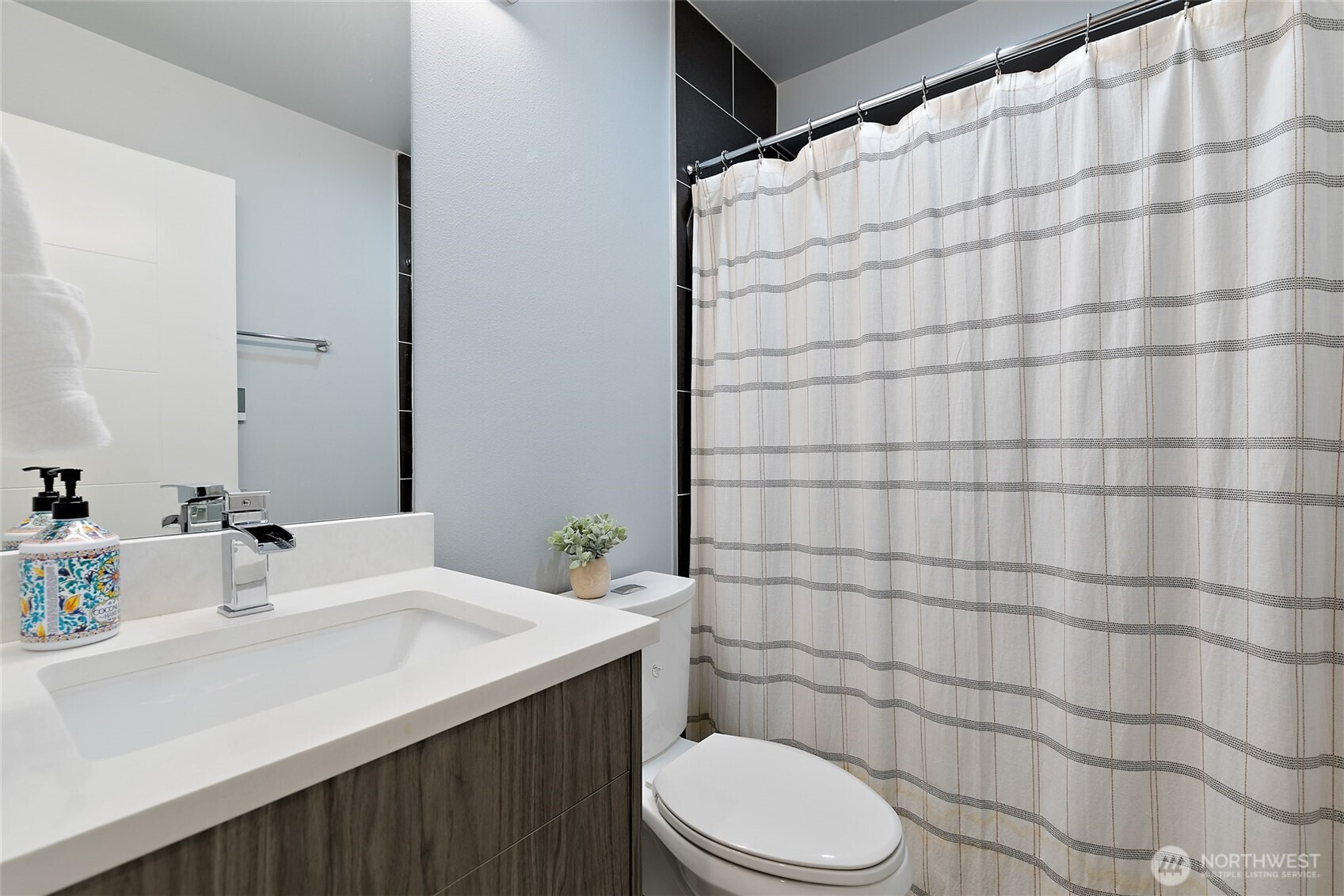 6213 22nd Avenue NW, Seattle, WA 98107