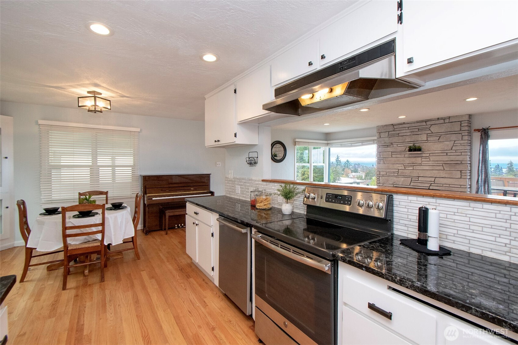 631 Park Avenue, Port Angeles, WA 98362