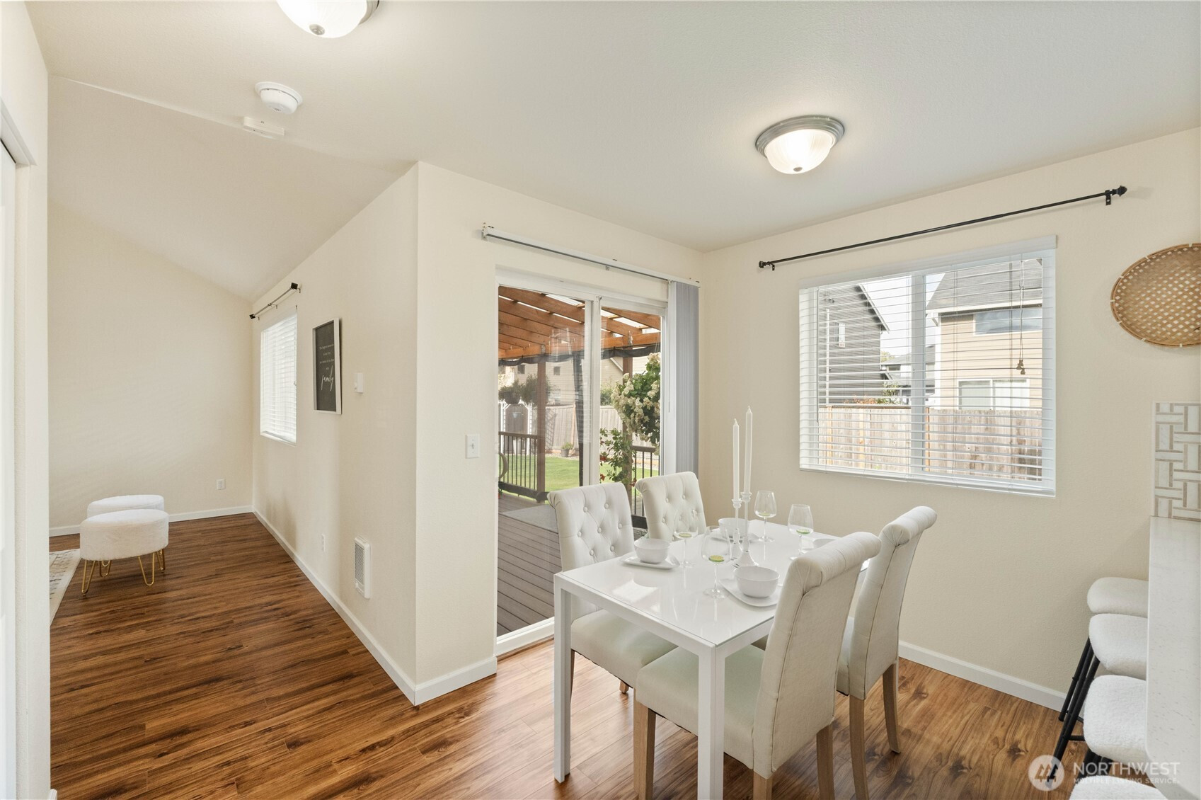 252 6th Avenue SW, Pacific, WA 98047