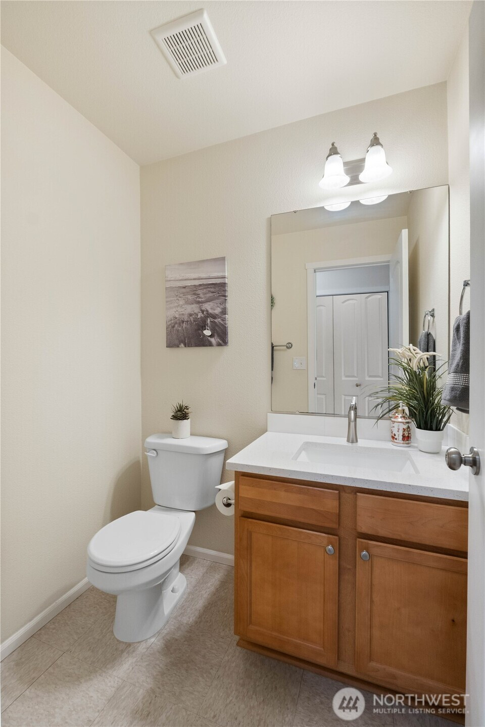 252 6th Avenue SW, Pacific, WA 98047