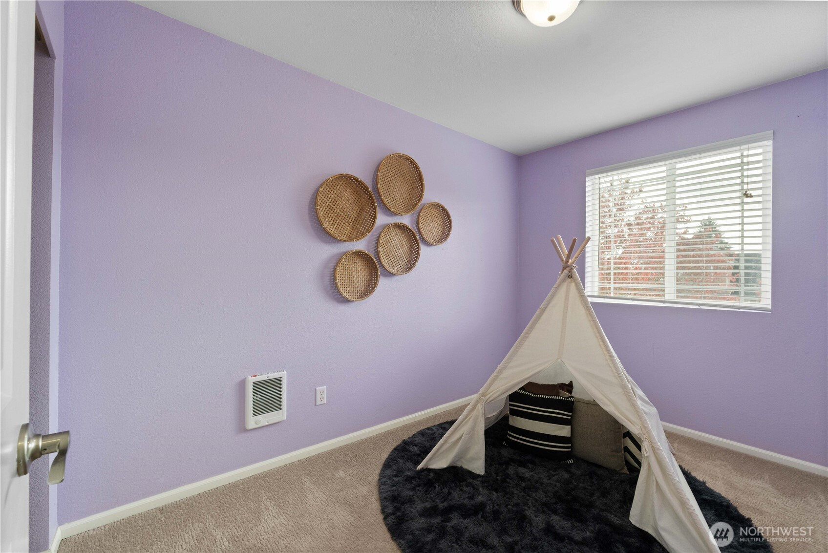 252 6th Avenue SW, Pacific, WA 98047