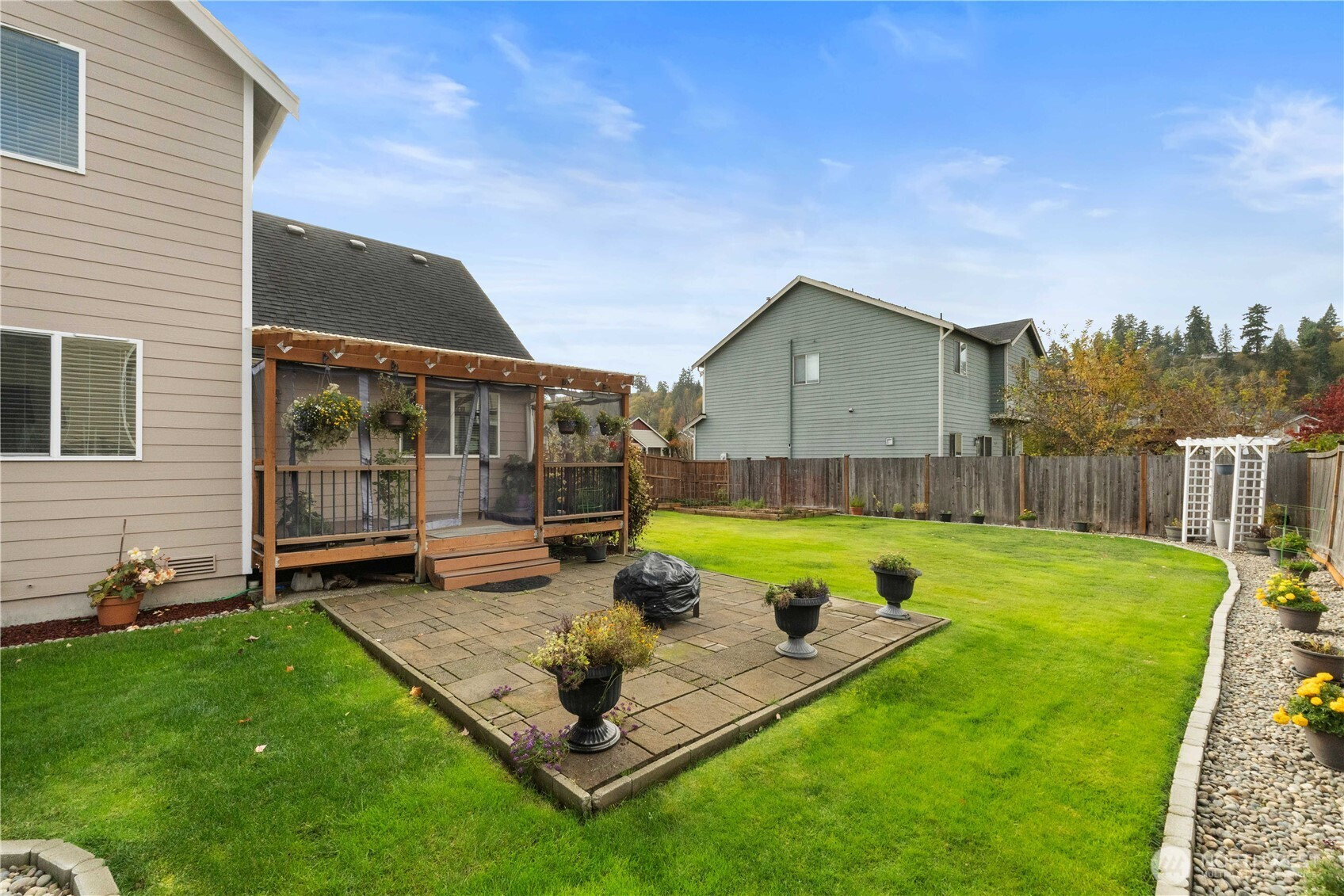 252 6th Avenue SW, Pacific, WA 98047