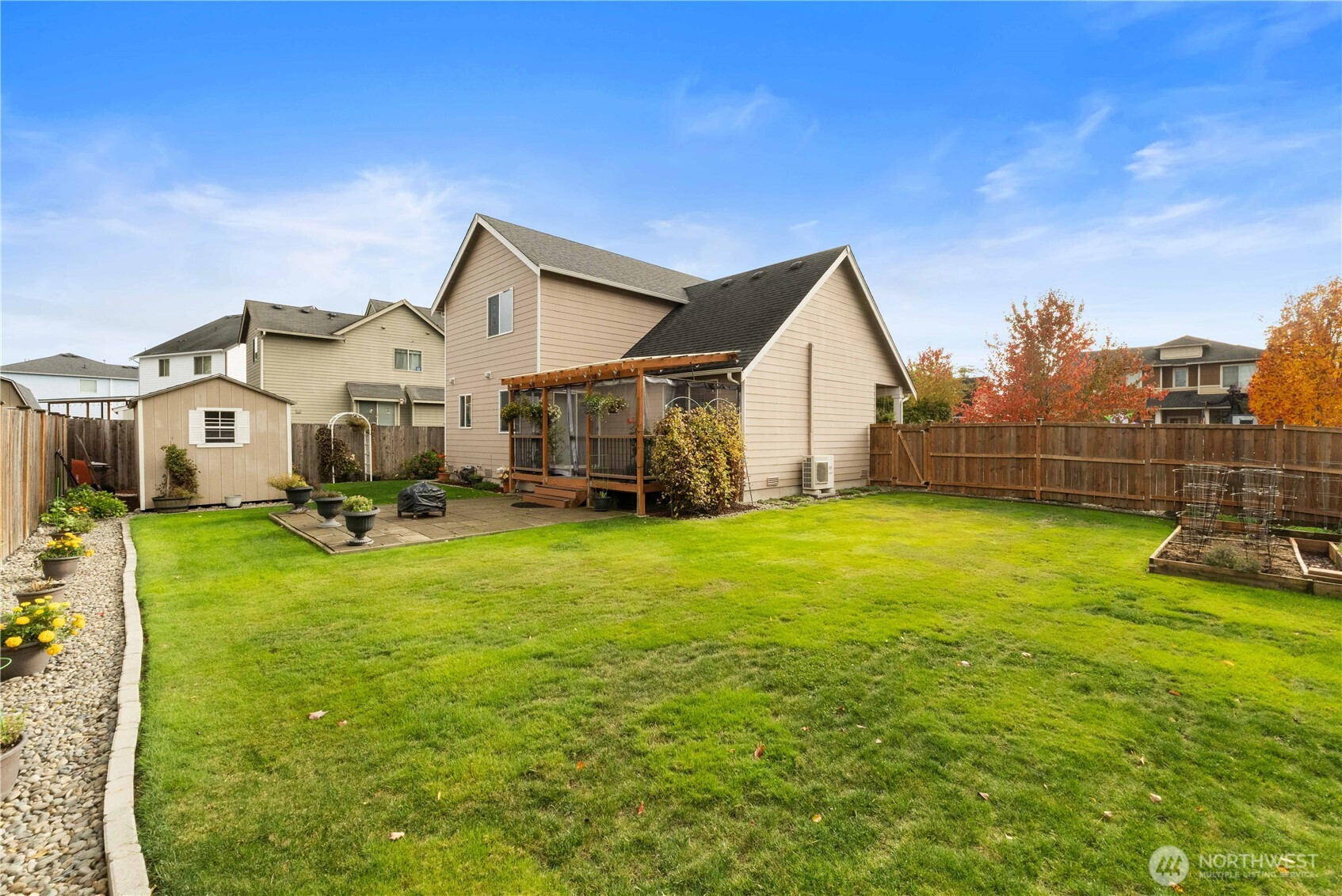 252 6th Avenue SW, Pacific, WA 98047