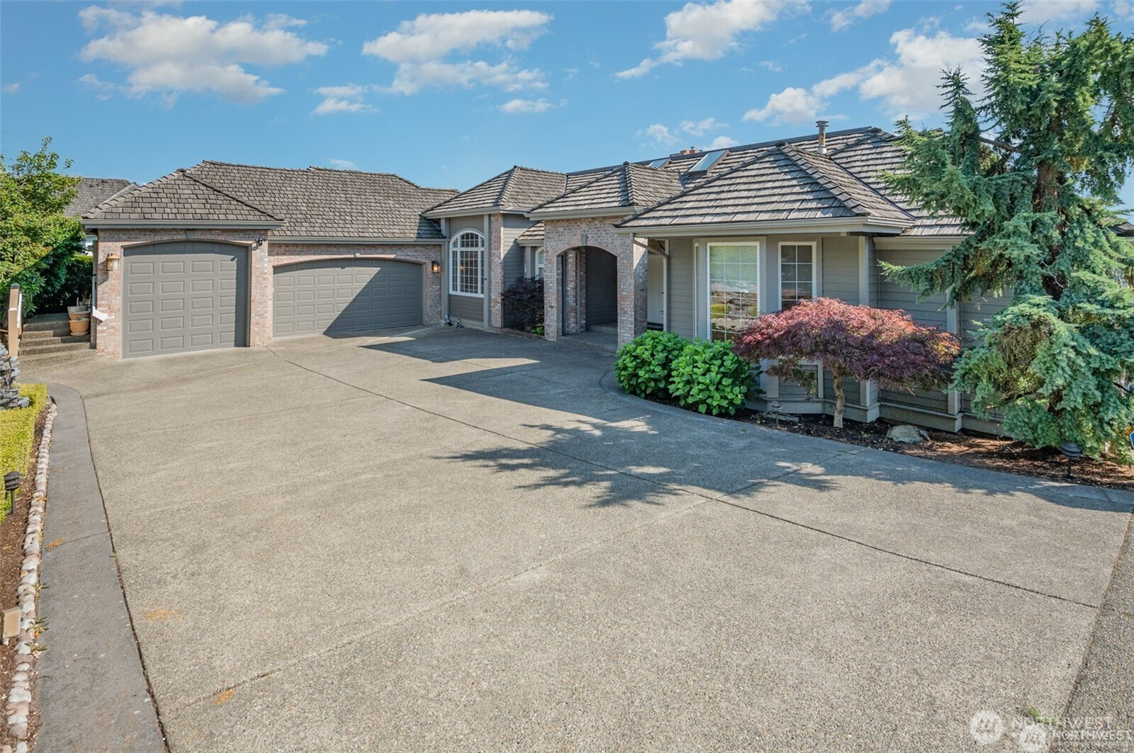 15423 SE 58th Street, Bellevue, WA 98006