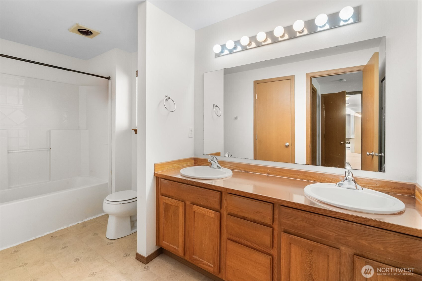 22318 Blue Lake Court SE, Yelm, WA 98597