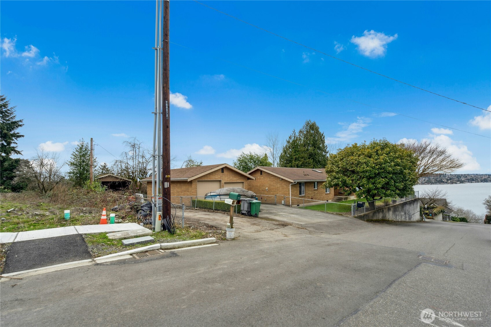 1409 N 24th Street, Renton, WA 98056