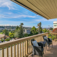 2552 14th Avenue W, Seattle, WA 98119