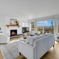 2552 14th Avenue W, Seattle, WA 98119