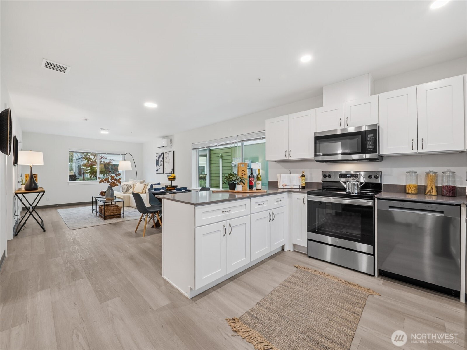 13847 32nd Lane S, Tukwila, WA 98168