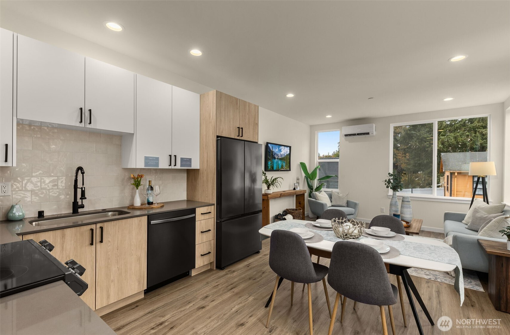 10306 E Midvale Avenue N, Seattle, WA 98133