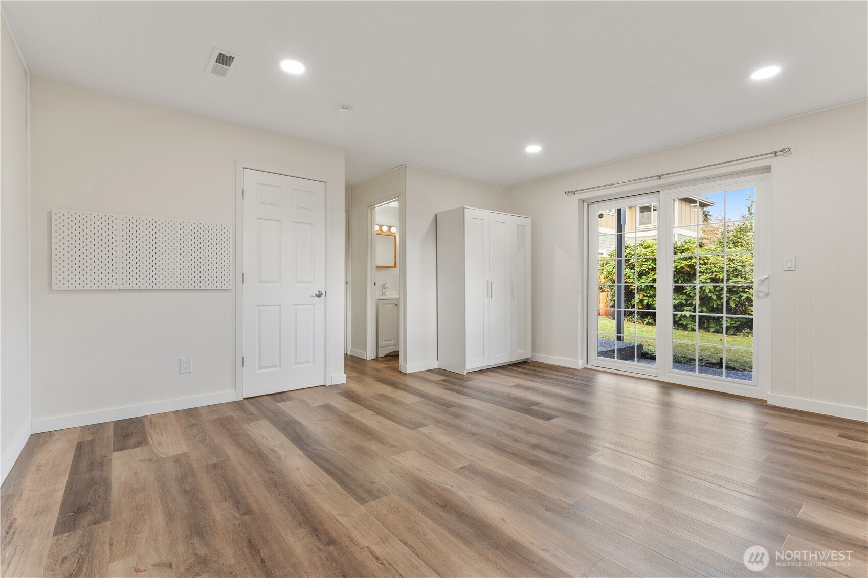 15414 SE 17th Street, Bellevue, WA 98007