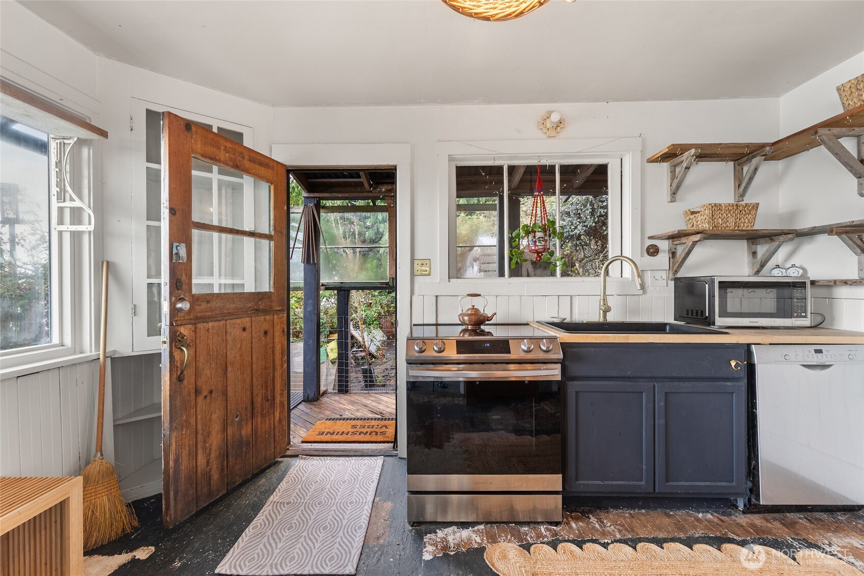 9804 SW Bunker Trail, Vashon, WA 98070