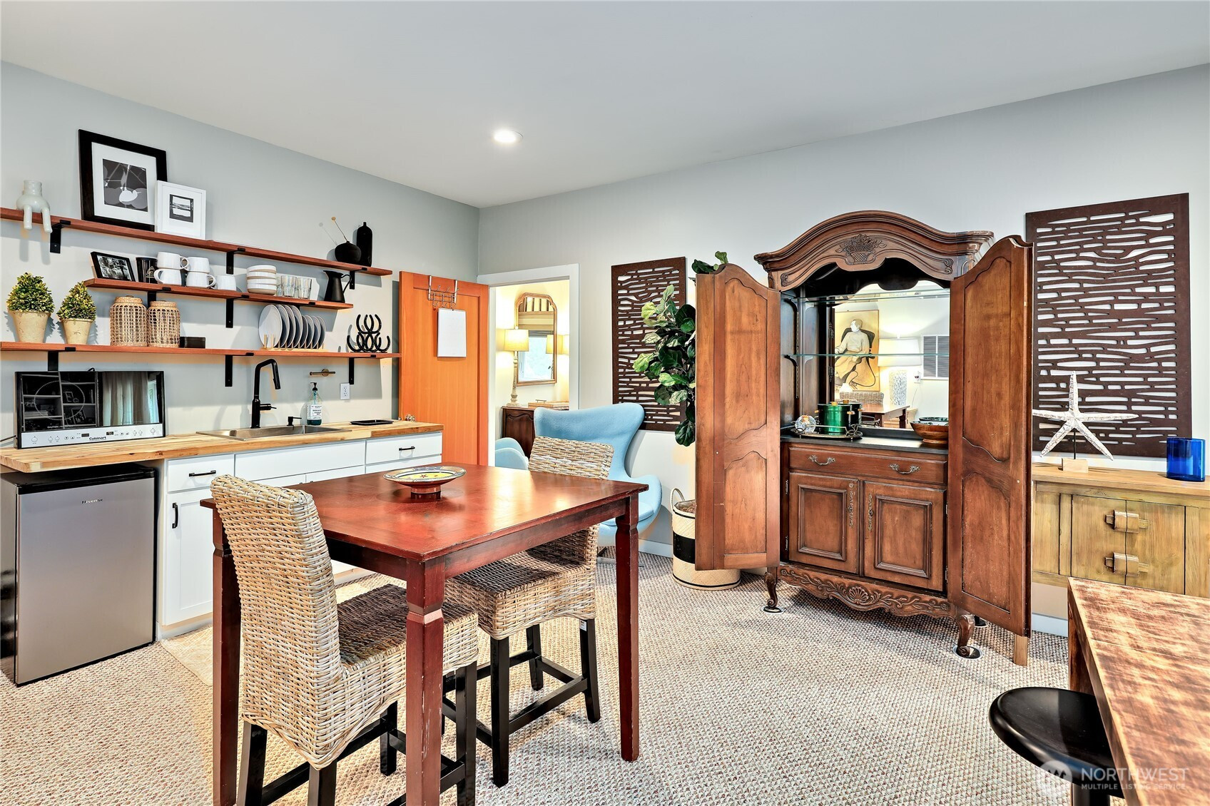 25105 Taka Lane NE, Kingston, WA 98346