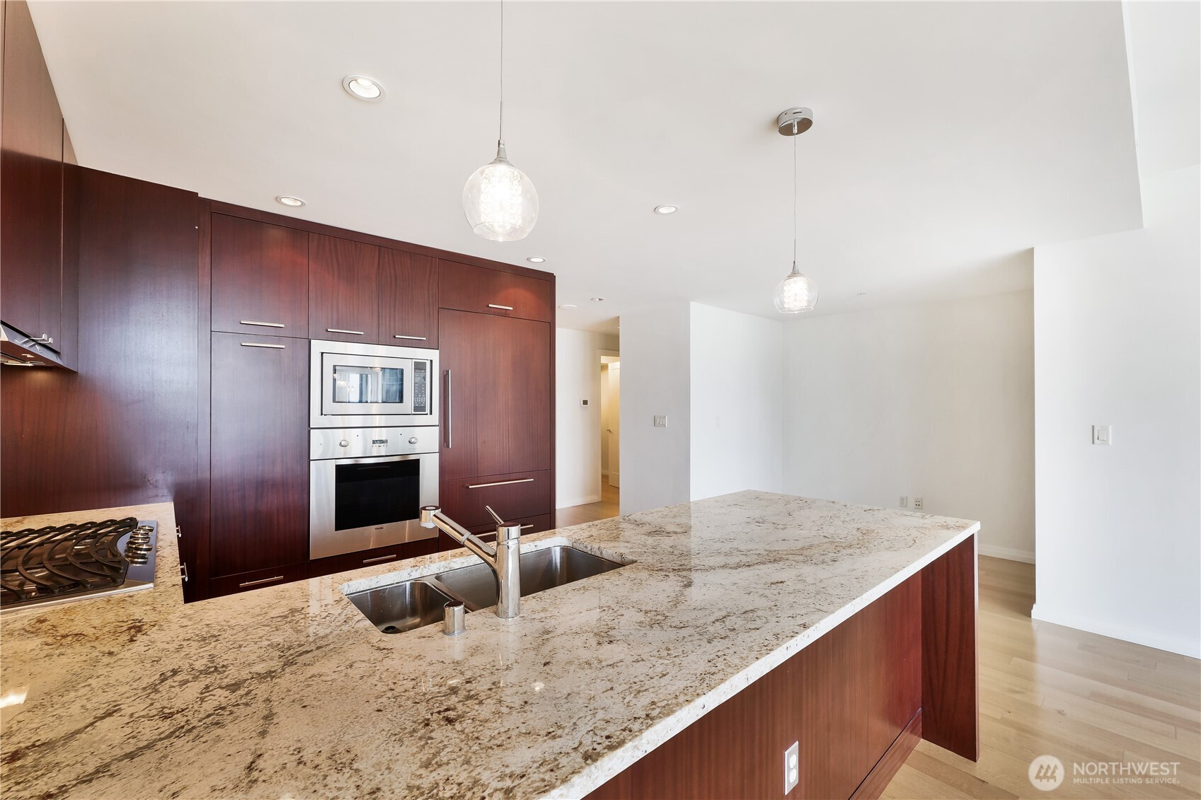 10700 NE 4th Street, Bellevue, WA 98004