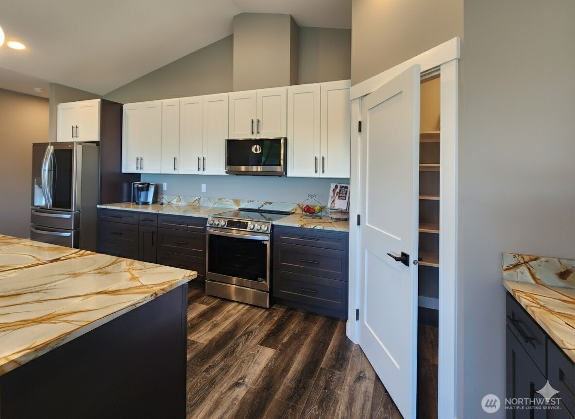 332 Cockle Street SW, Ocean Shores, WA 98569