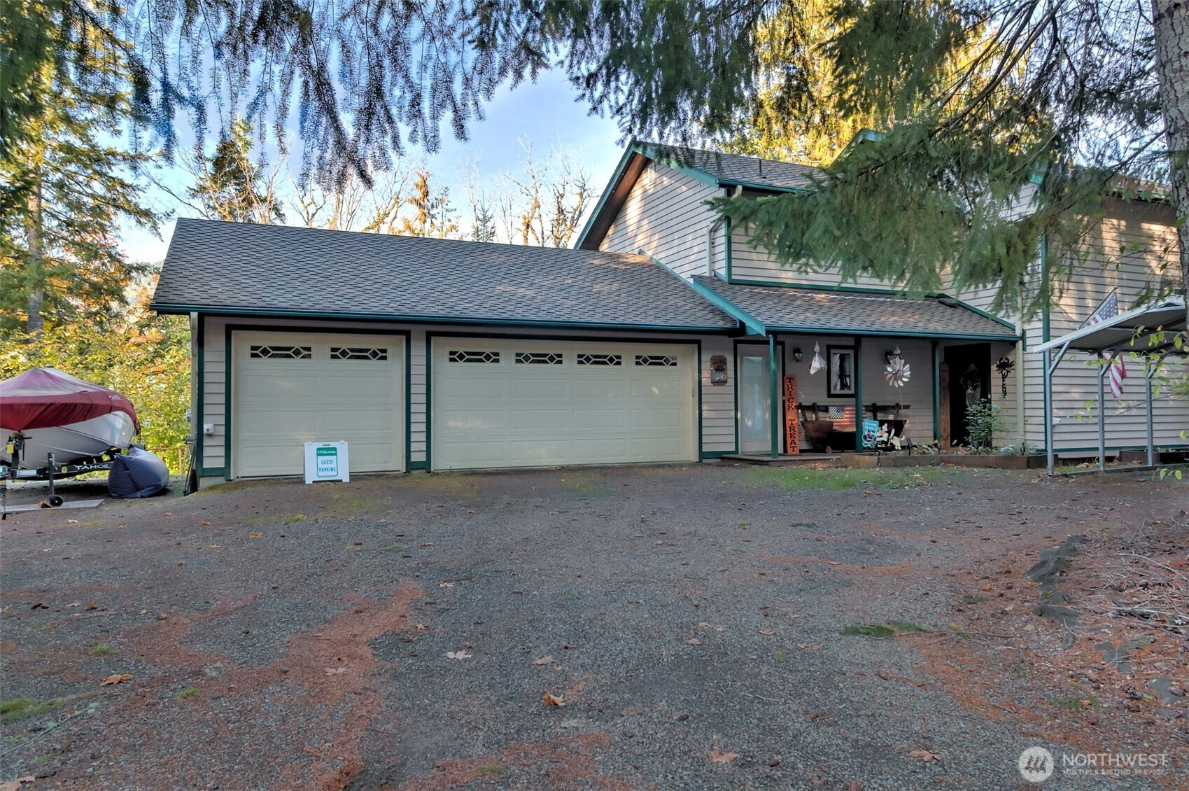 5791 N Lake Cushman Road, Hoodsport, WA 98548