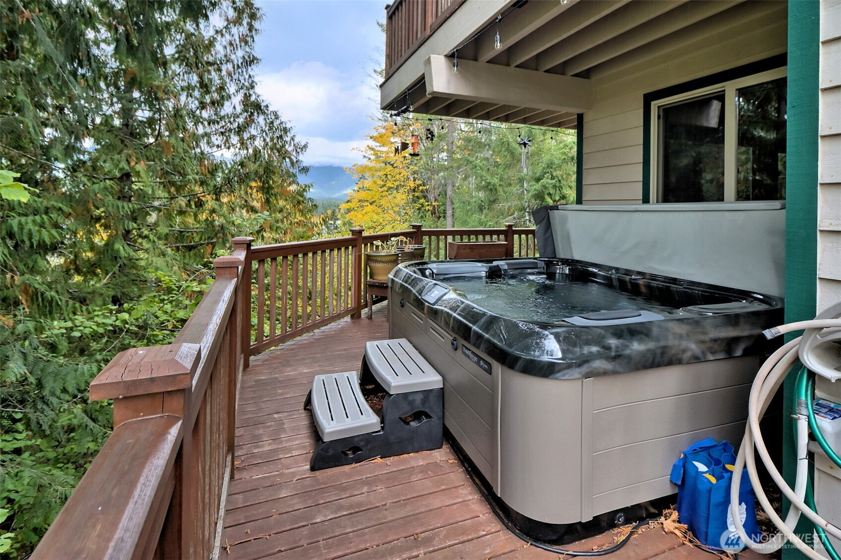 5791 N Lake Cushman Road, Hoodsport, WA 98548