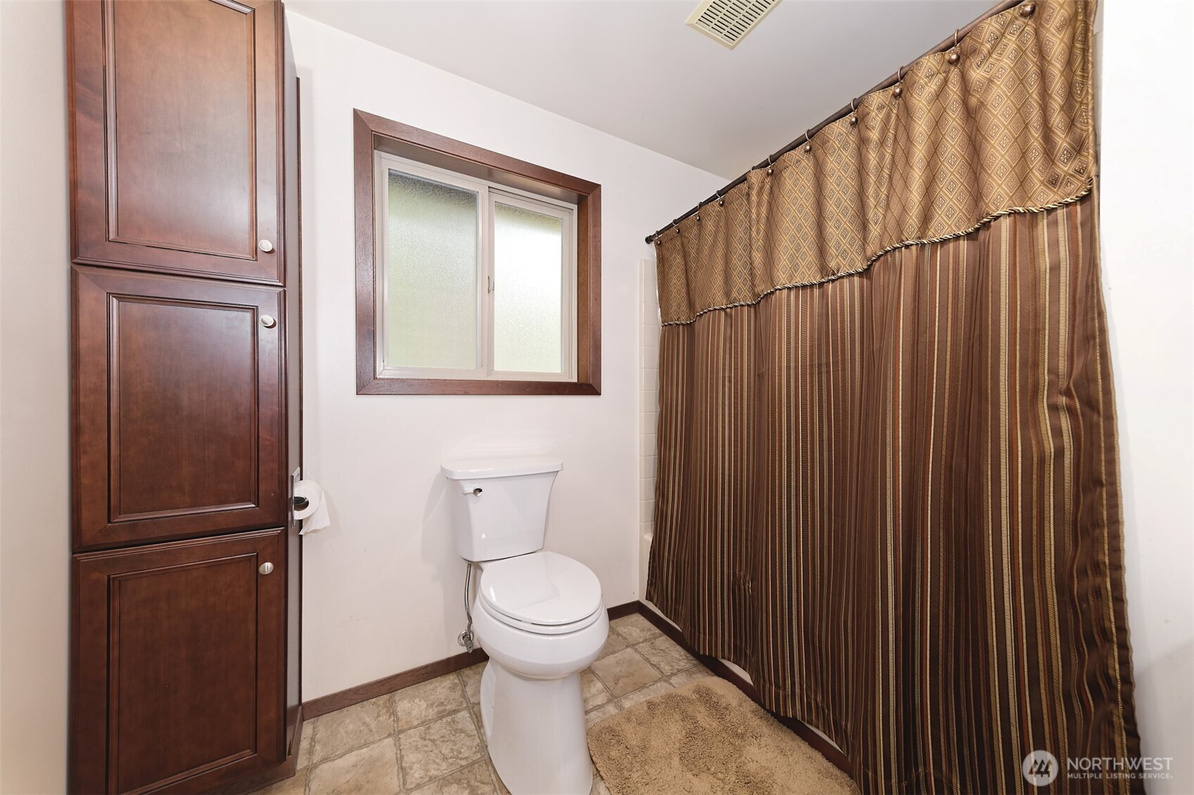 5791 N Lake Cushman Road, Hoodsport, WA 98548