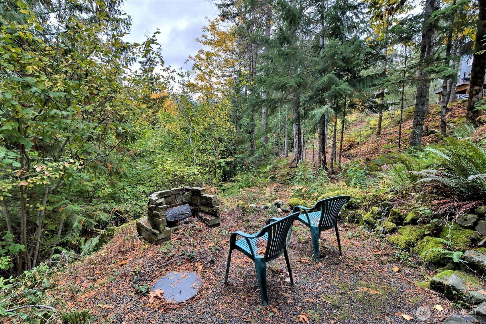 5791 N Lake Cushman Road, Hoodsport, WA 98548