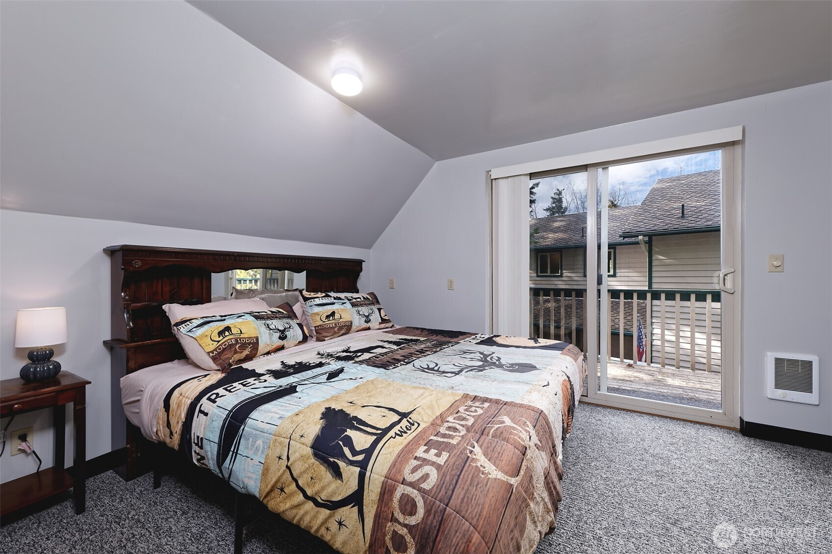 5791 N Lake Cushman Road, Hoodsport, WA 98548