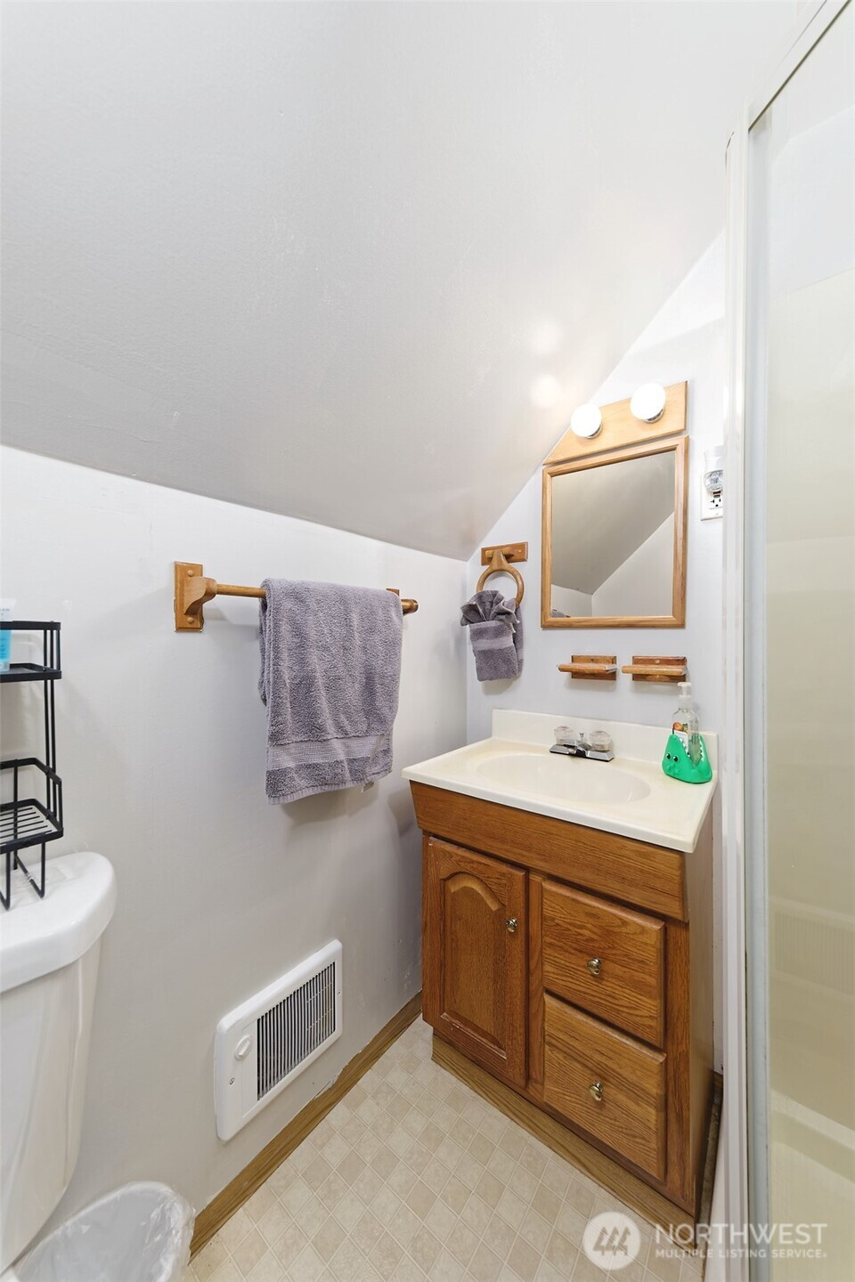 5791 N Lake Cushman Road, Hoodsport, WA 98548