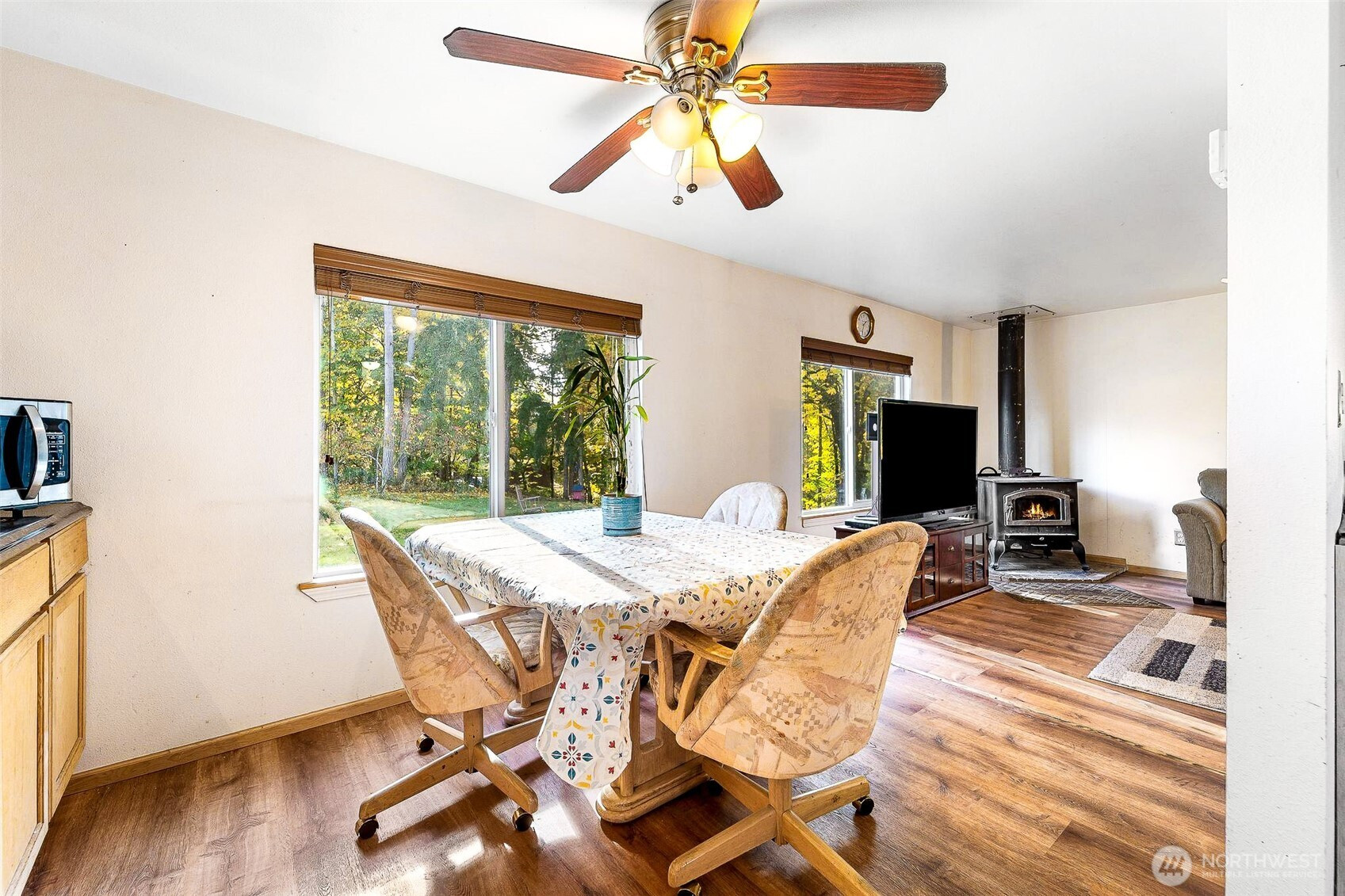 38013 26th Avenue S, Roy, WA 98580