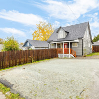 718 N 1st Street, Mount Vernon, WA 98273