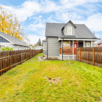 718 N 1st Street, Mount Vernon, WA 98273