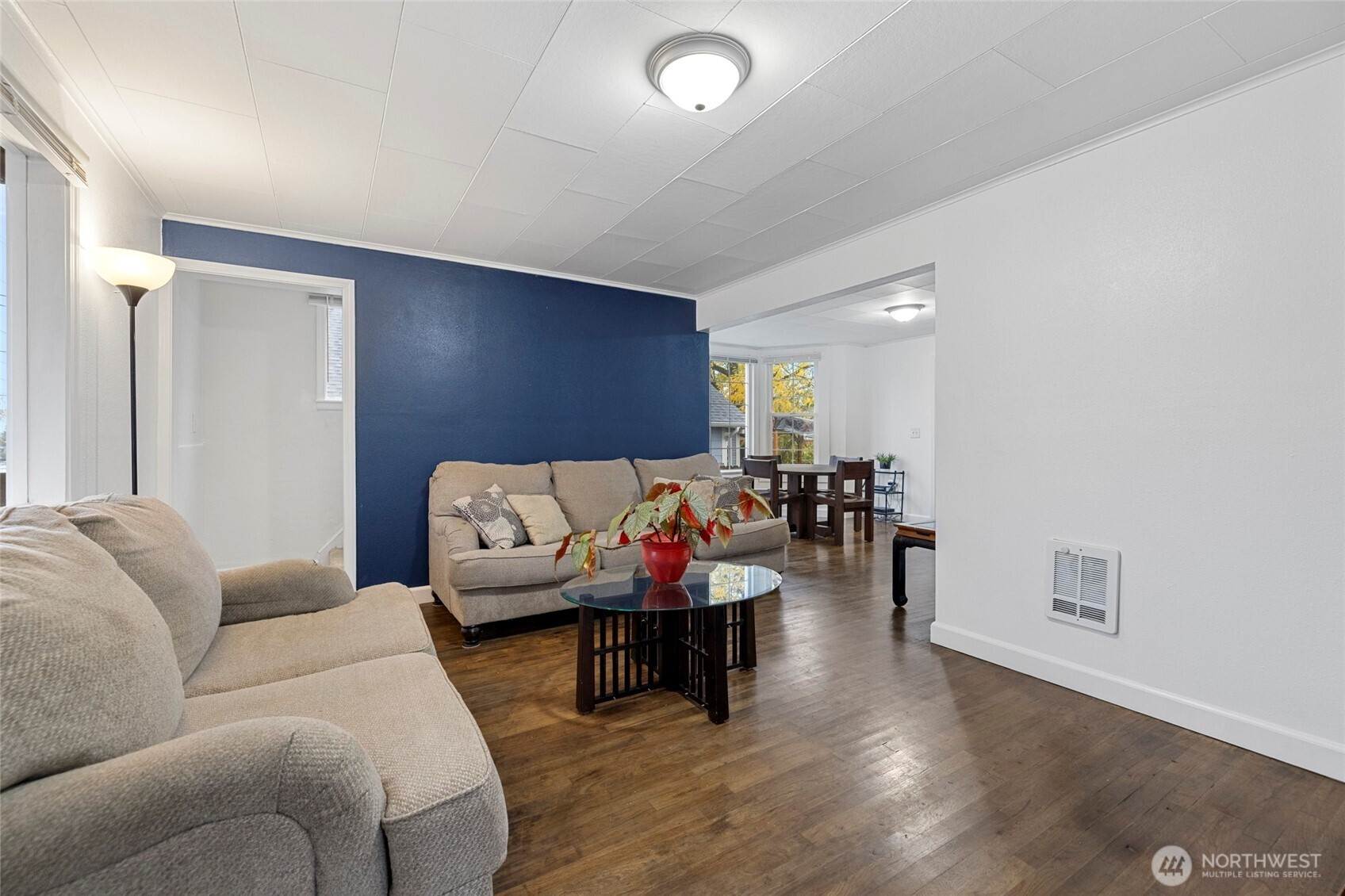 718 N 1st Street, Mount Vernon, WA 98273