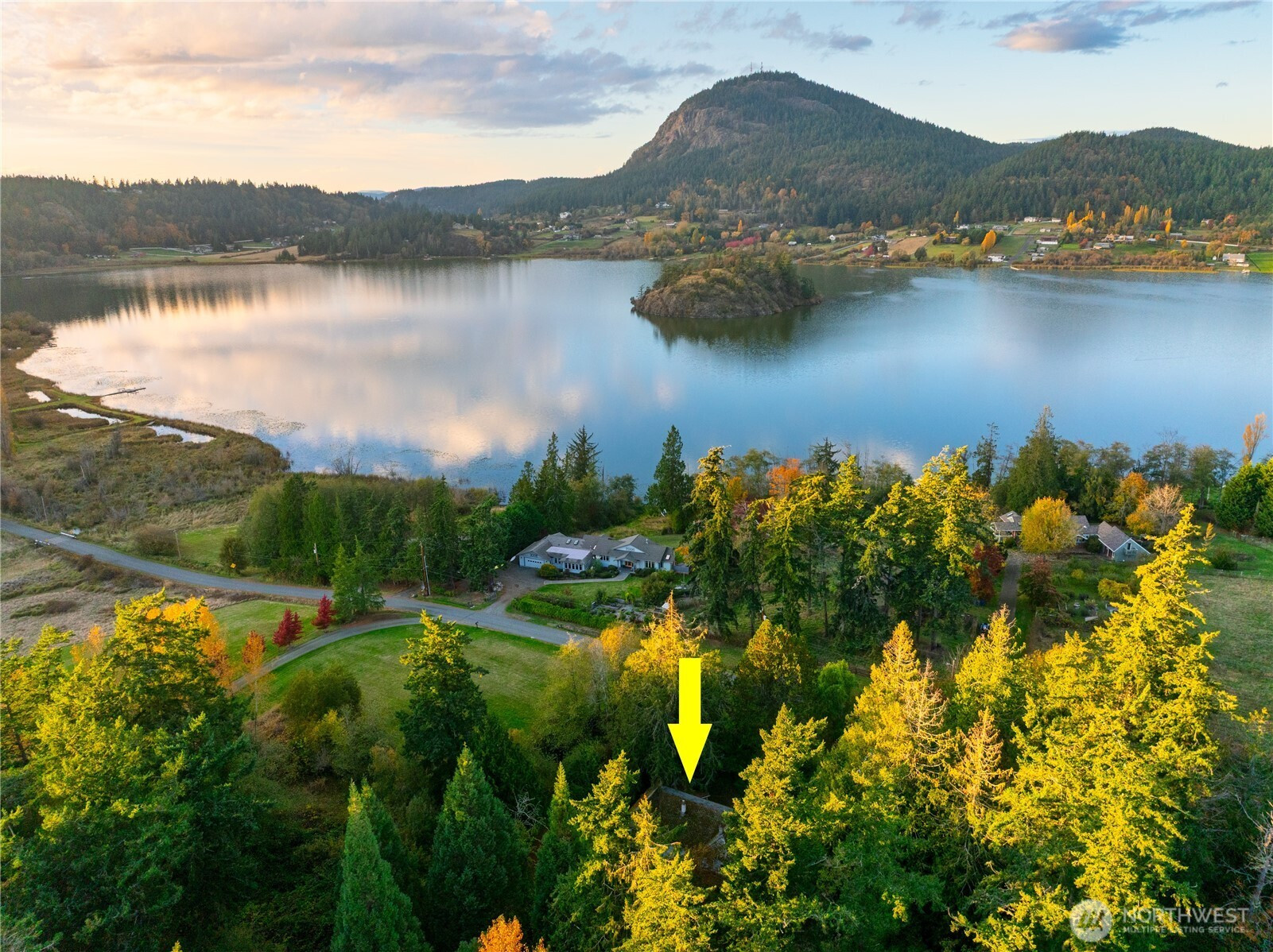 6058 S Campbell Lake Road, Anacortes, WA 98221