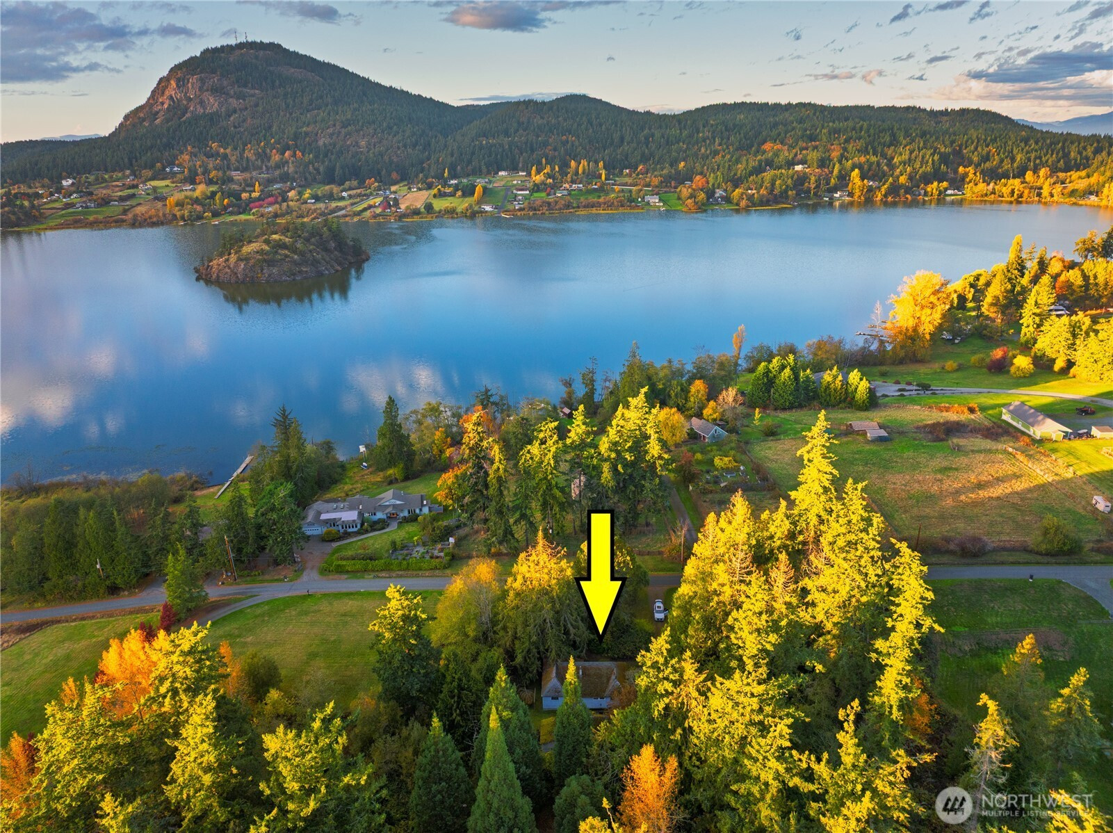 6058 S Campbell Lake Road, Anacortes, WA 98221