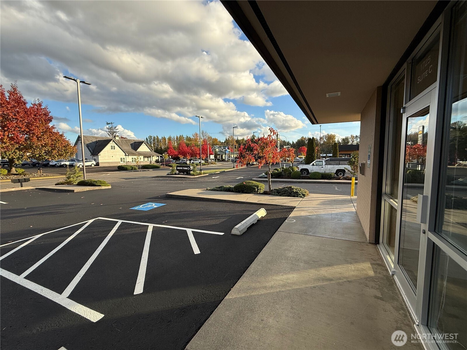 1725 Continental Place, Mount Vernon, WA 98273