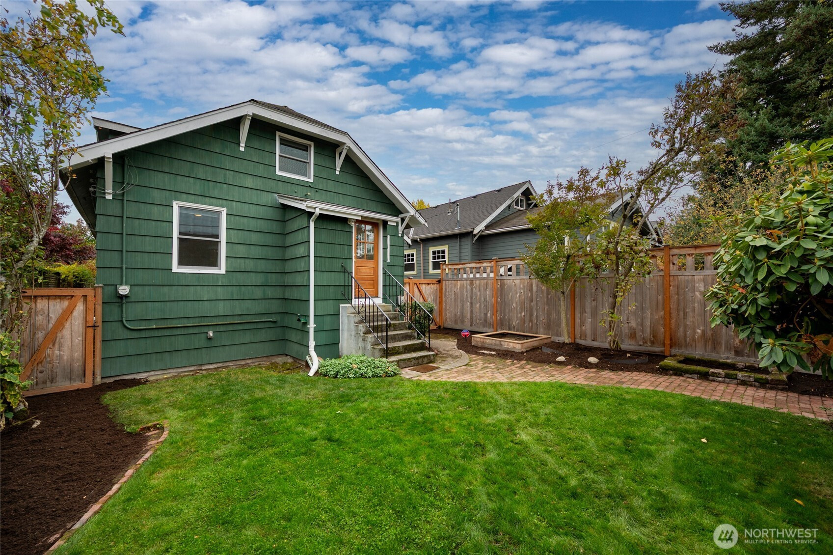 608 NW 84th Street, Seattle, WA 98117