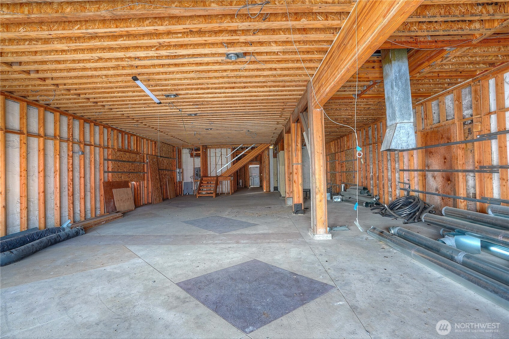 121 Mashell Avenue N, Eatonville, WA 98328