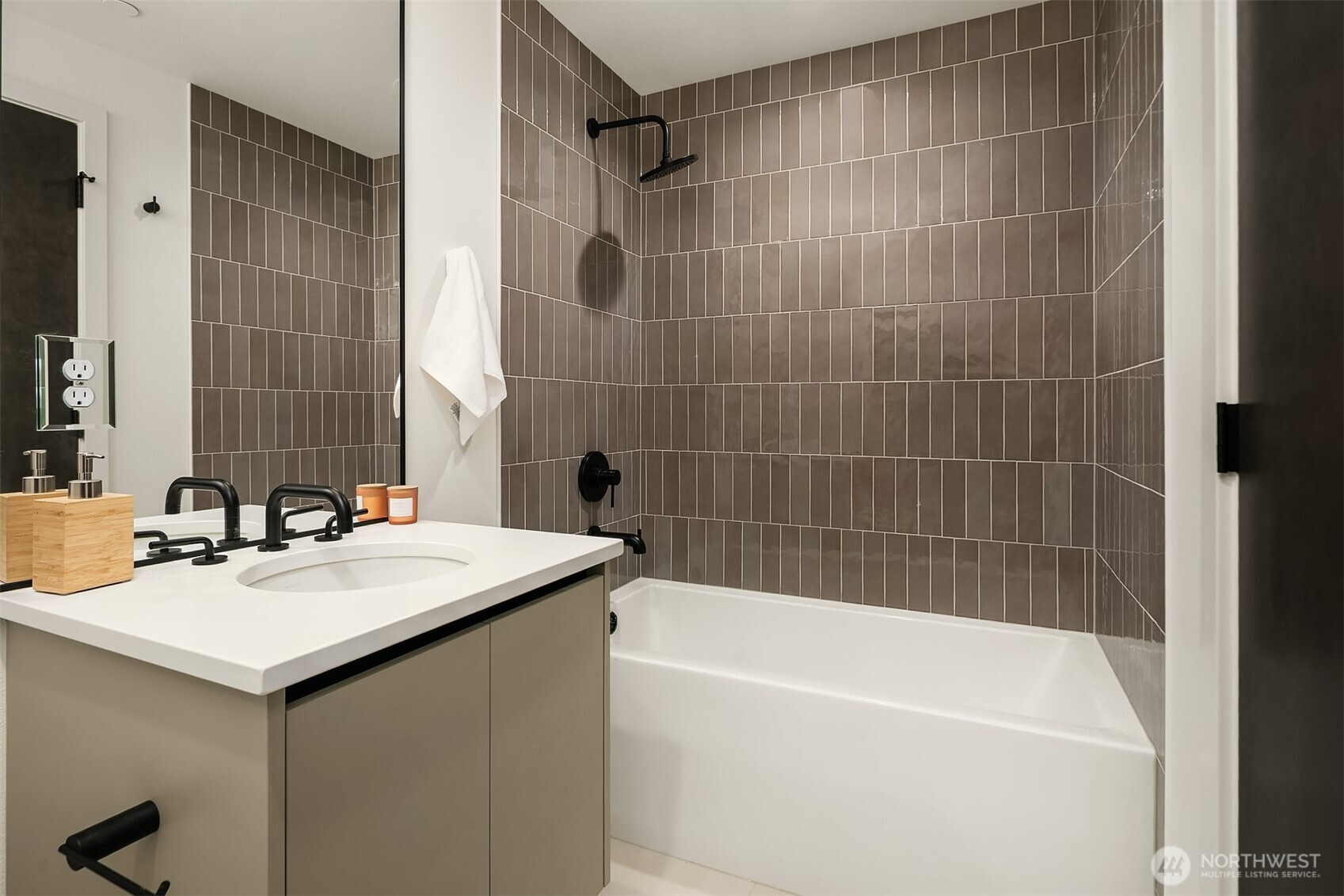 419 99th Avenue NE, Bellevue, WA 98004