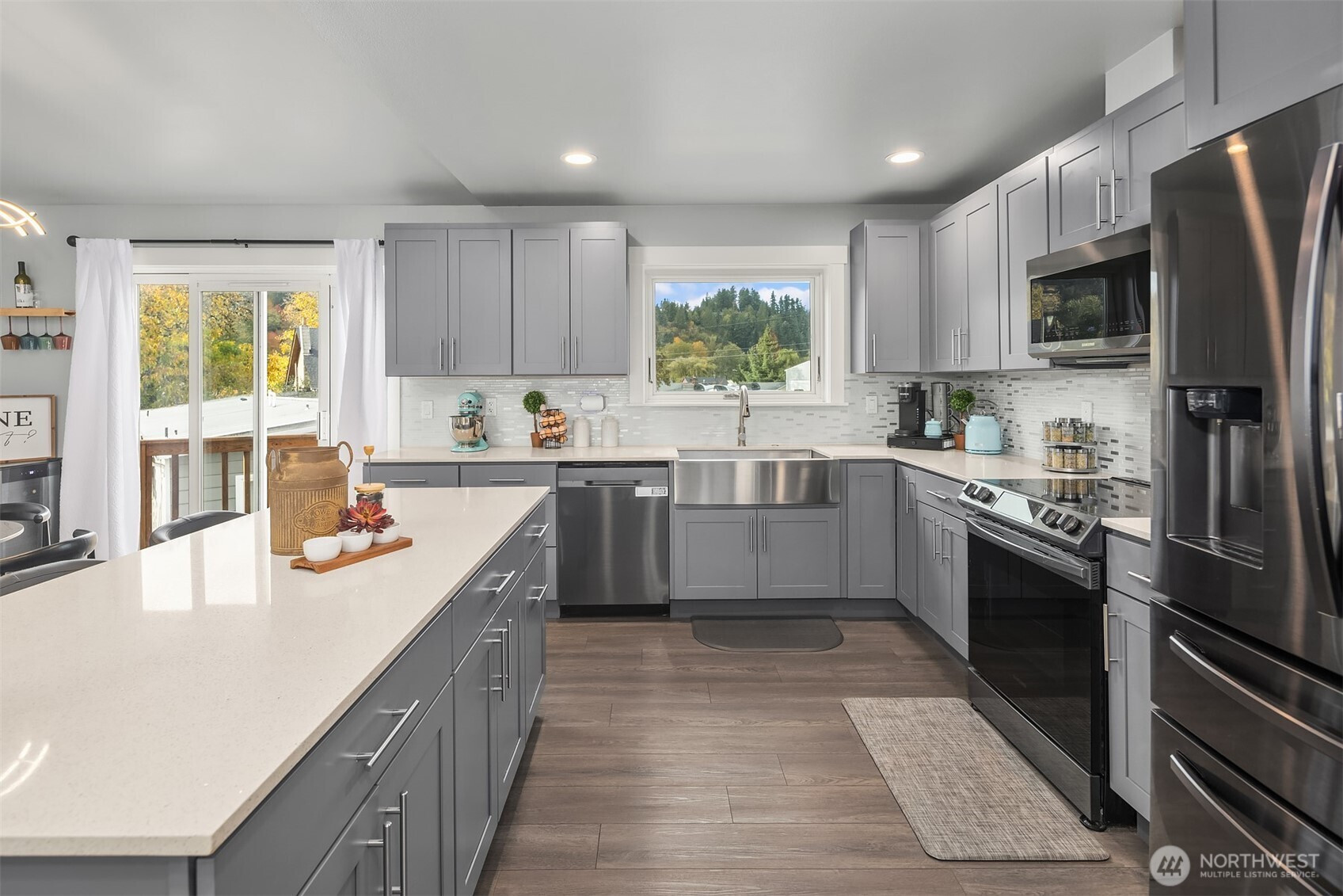 402 Olympia Boulevard SW, Pacific, WA 98047