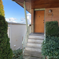 9284 50th Avenue S, Seattle, WA 98118