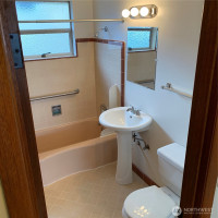 9284 50th Avenue S, Seattle, WA 98118