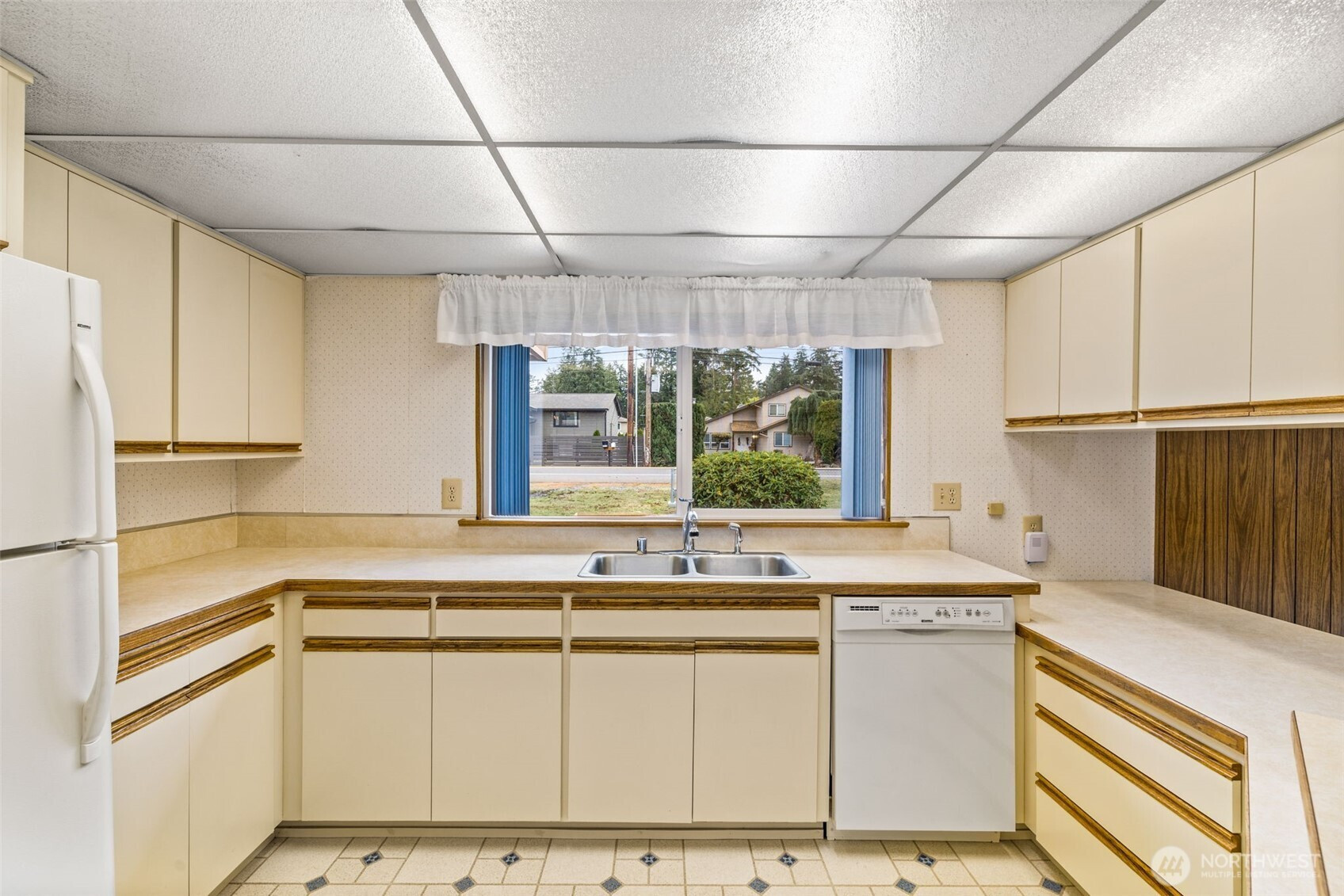 35119 28th Avenue S, Federal Way, WA 98003