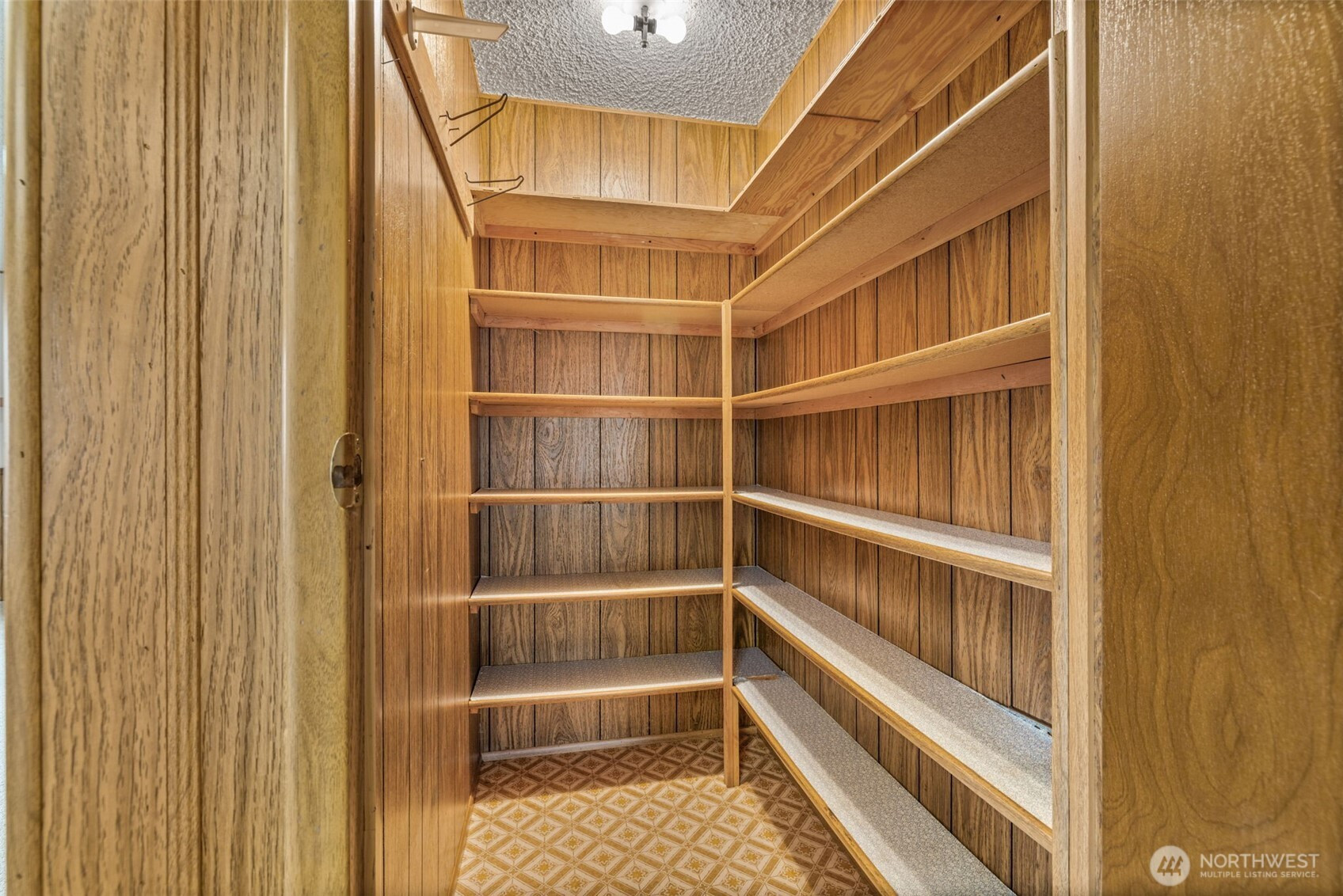 35119 28th Avenue S, Federal Way, WA 98003