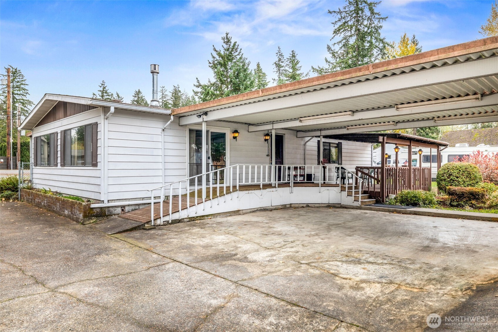 35119 28th Avenue S, Federal Way, WA 98003