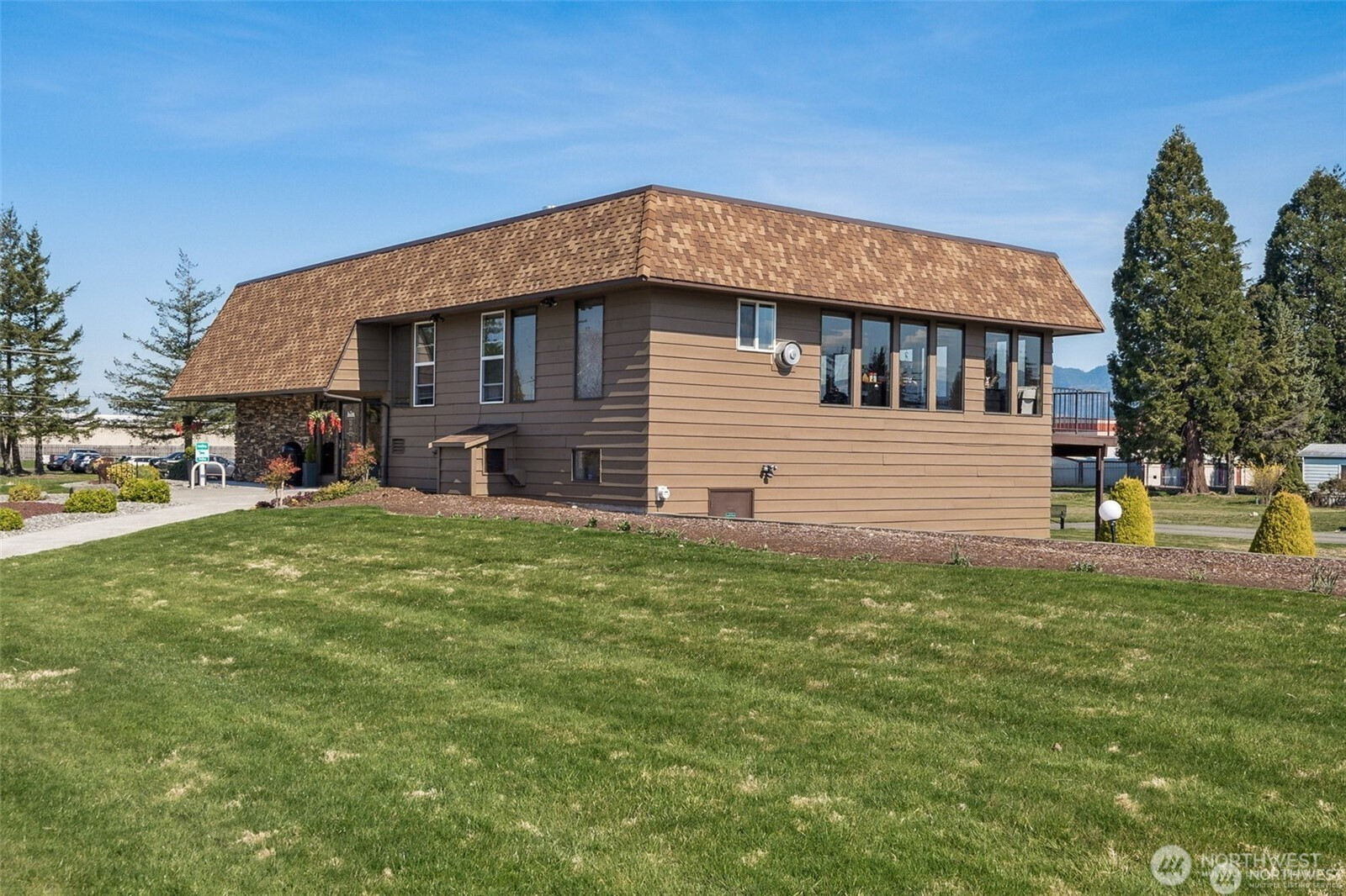 806 Pine Drive, Enumclaw, WA 98022