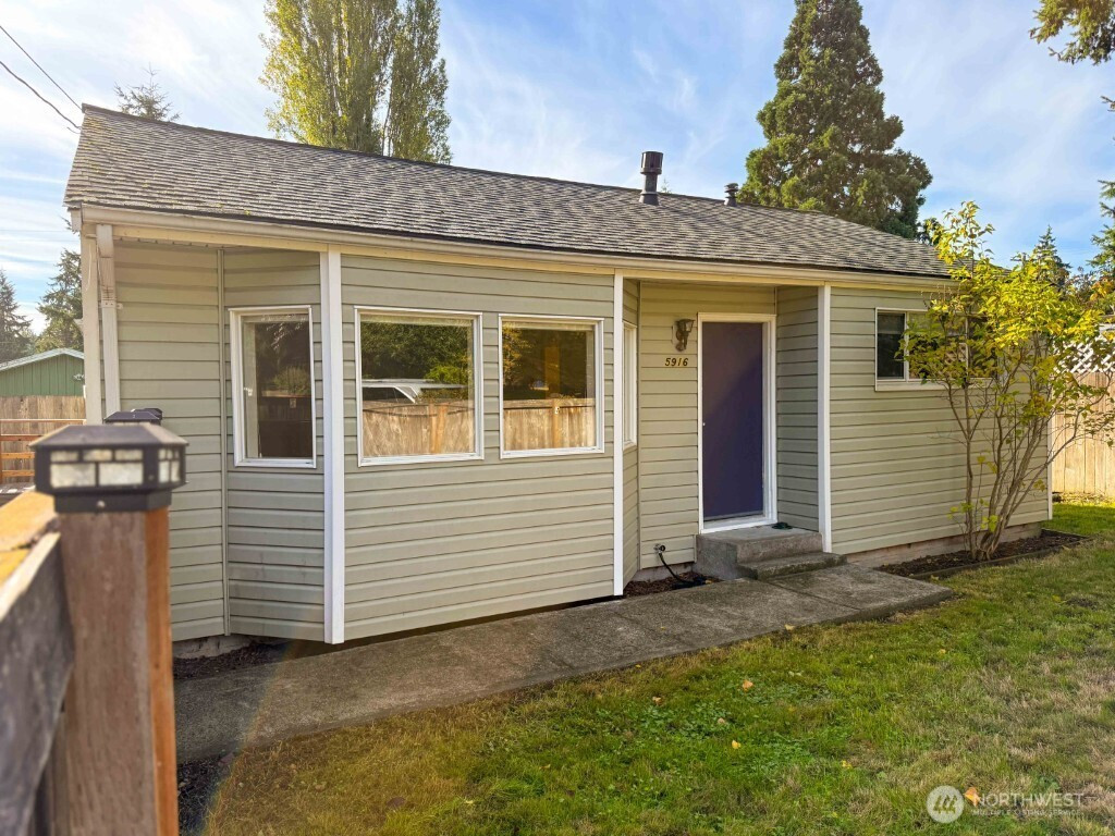 5916 207th Place SW, Lynnwood, WA 98036