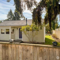 5916 207th Place SW, Lynnwood, WA 98036
