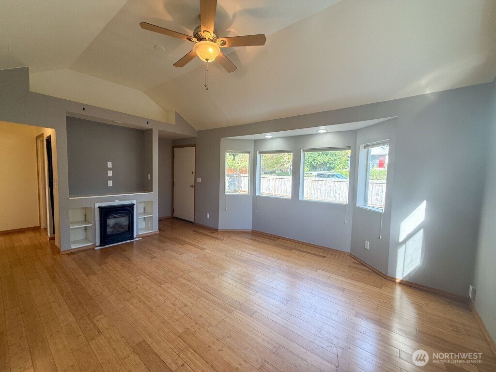 5916 207th Place SW, Lynnwood, WA 98036