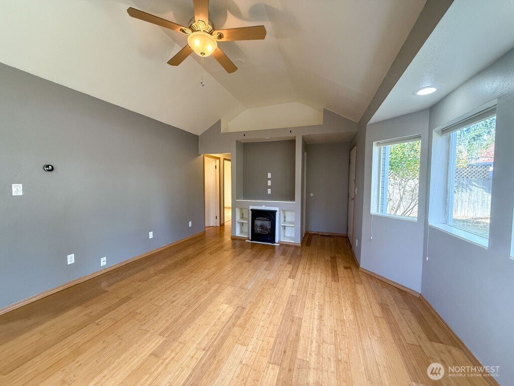 5916 207th Place SW, Lynnwood, WA 98036