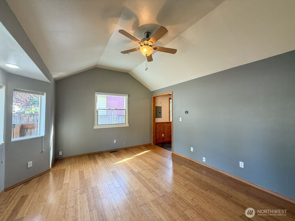 5916 207th Place SW, Lynnwood, WA 98036