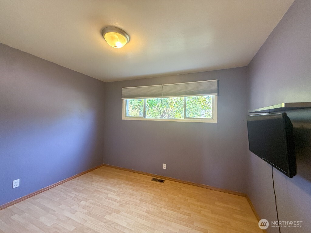 5916 207th Place SW, Lynnwood, WA 98036