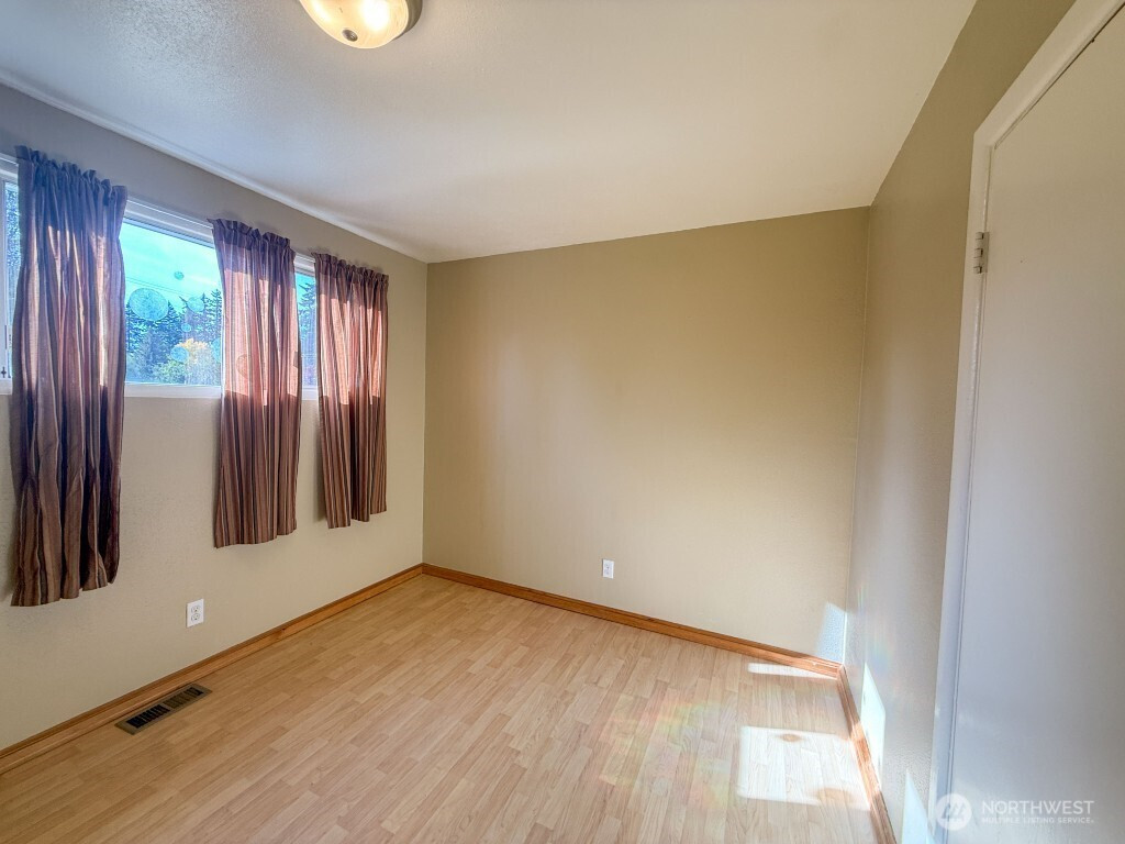 5916 207th Place SW, Lynnwood, WA 98036